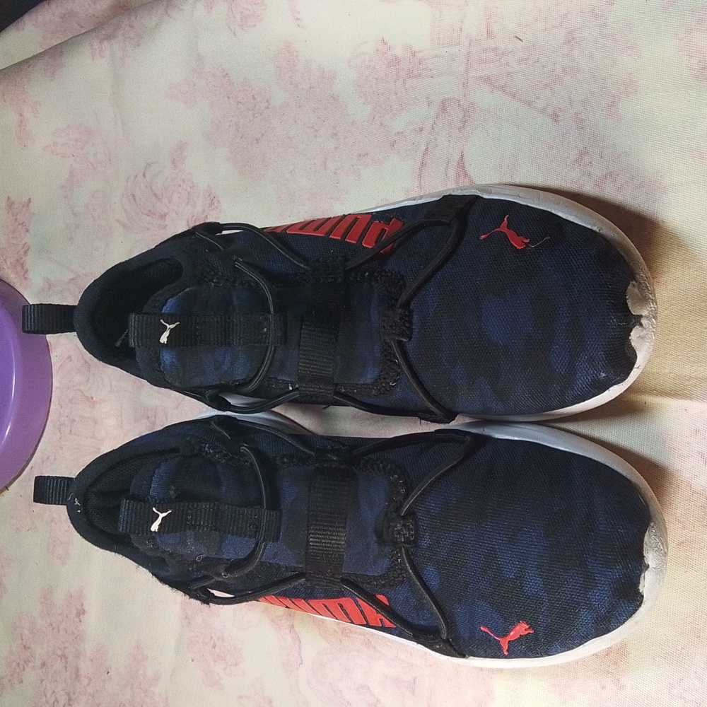 Puma shoes big kid